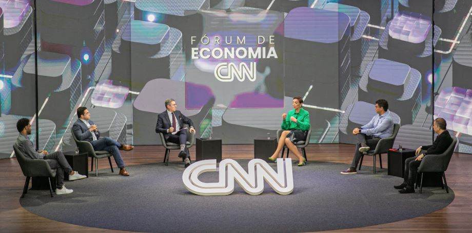 Rene Silva, Aloisio Matos, Tânia Cosentino, Fabrício Bloisi e José Seripieri Filho participam do Fórum de Economia CNN