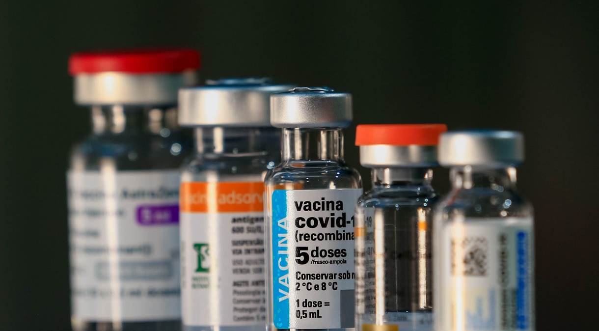 Vacinas contra a Covid-19, em destaque o imunizante da AstraZeneca