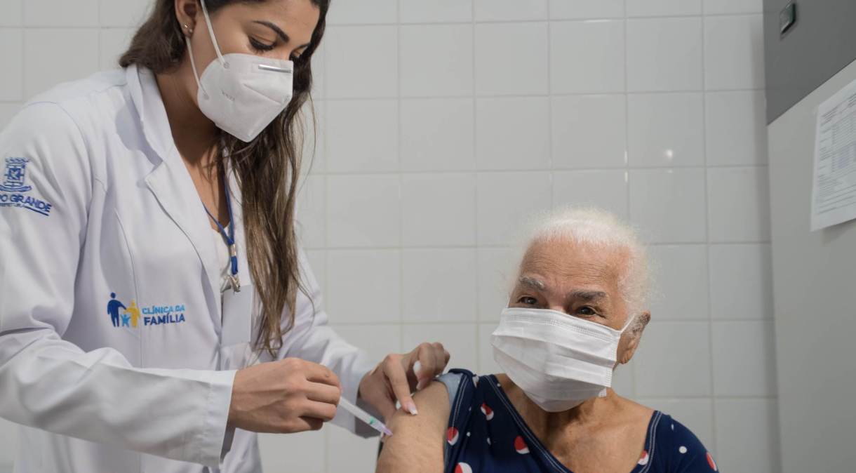 Vacinação contra a Covid-19 em Campo Grande (MS)