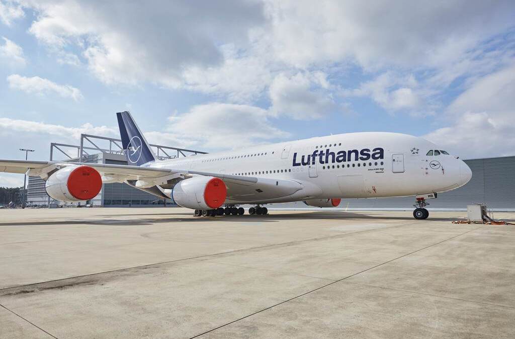 Aeronave da Lufthansa: companhia espera que operações regulares de voo voltem “praticamente ao normal” no sábado, 18 de fevereiro