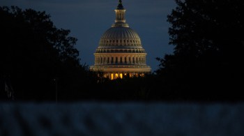 Projeto de financiamento precisa do aval da Câmara dos Deputados para que o presidente americano sancione o texto até meia noite