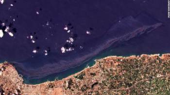 Imagens de satélite mostram que o derramamento atinge cerca de 800 quilômetros quadrados; as autoridades do Chipre e da Turquia prometeram ajuda