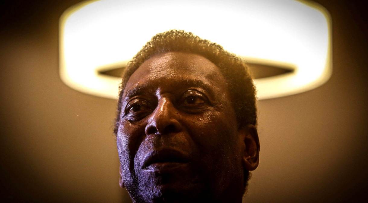 O ex-jogador de futebol Edson Arantes do Nascimento, conhecido como Pelé, entrou para a história do futebol mundial