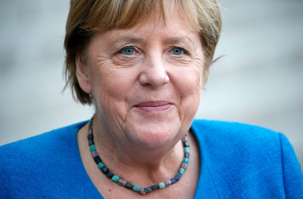 Angela Merkel em Paris, no dia 16 de setembro, em sua última viagem como chanceler à França