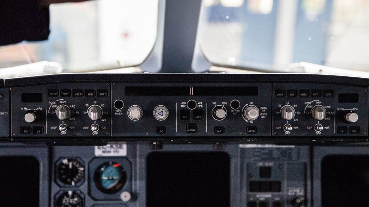 Controles do sistema de piloto automático de um Airbus A340