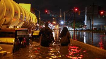 Pelo menos cinco emergências de inundações repentinas foram divulgadas na noite de quarta-feira pelo Serviço Meteorológico Nacional, estendendo-se desde o oeste da Filadélfia até o norte de Nova Jersey