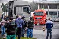 Entenda como a paralisação de caminhoneiros em rodovias afeta mercado e economia