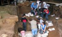 Quando os humanos começaram a usar roupas? Descoberta em caverna traz alguma luz