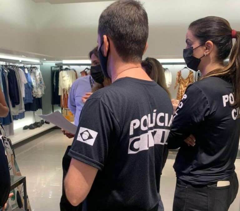 Polícia Civil cumpre mandado de busca e apreensão em loja da Zara em shopping de Fortaleza