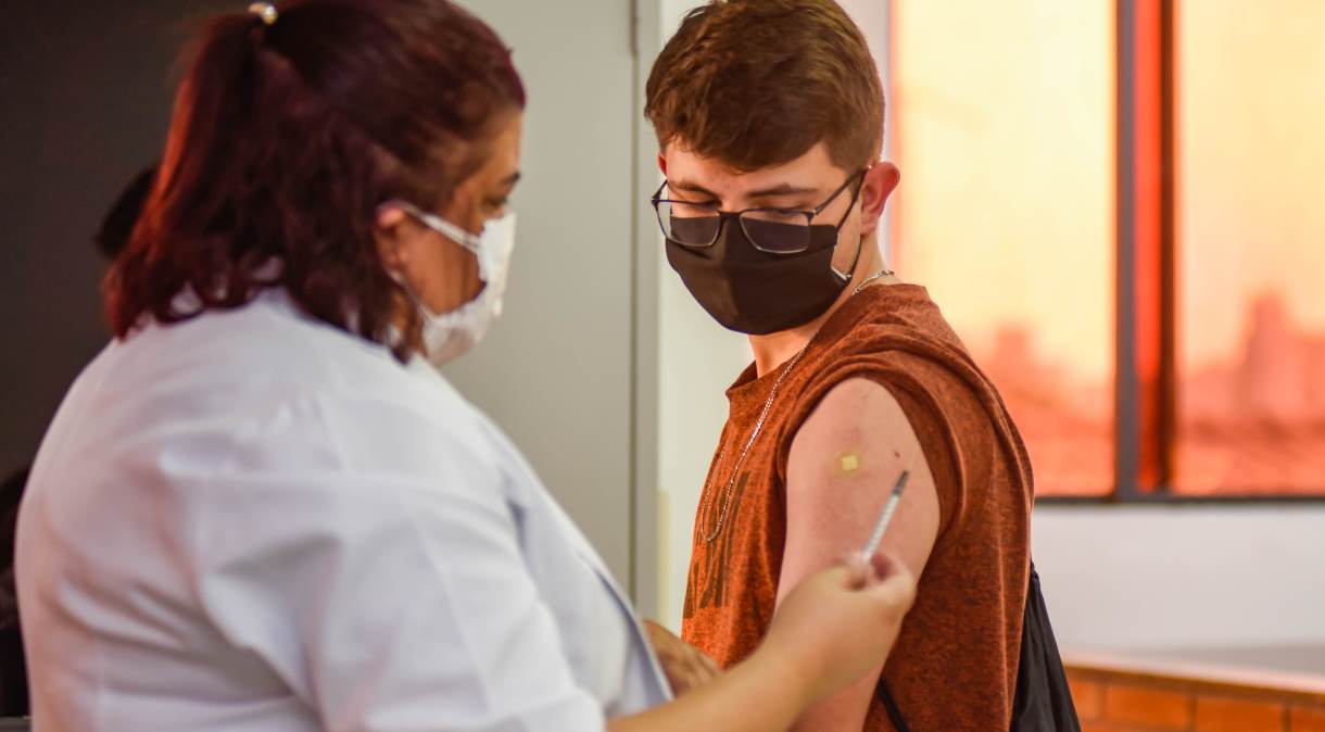 Vacinação de adolescentes contra a Covid-19 em Jundiaí (SP)
