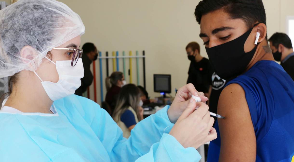 Vacinação contra a Covid-19 em São José dos Campos (SP)