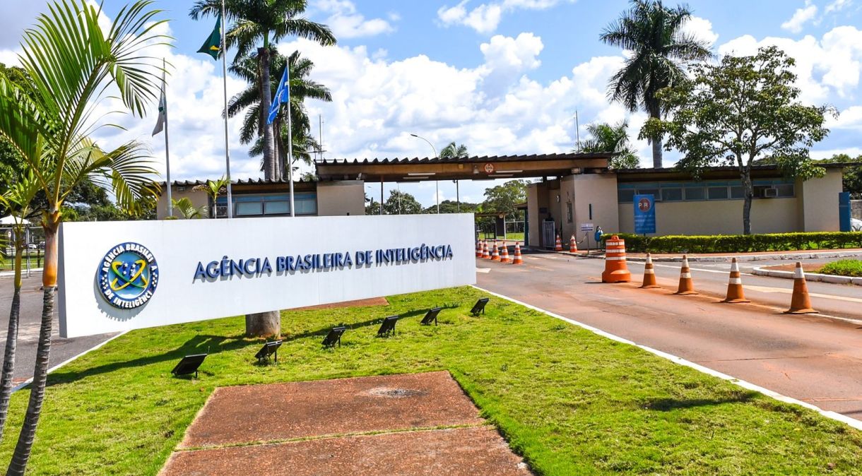 Fachada da Agência Brasileira de Inteligência, a Abin, em Brasília; servidores foram exonerados