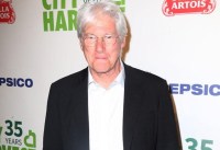 Richard Gere testemunhará contra político italiano em caso envolvendo imigrantes