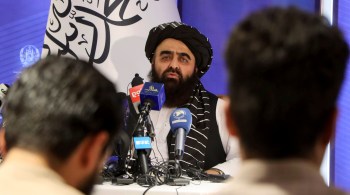 Novo governo do Talibã se empenha em construir relações com outros países para ajudar a conter uma crise econômica