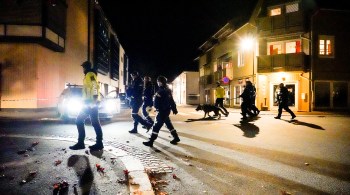 Suspeito é um cidadão dinamarquês que mora na cidade de Kongsberg, onde ocorreu o ataque 