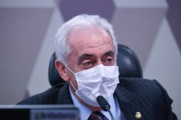 Relatório vai trazer crimes irrefutáveis, diz senador da CPI da Pandemia