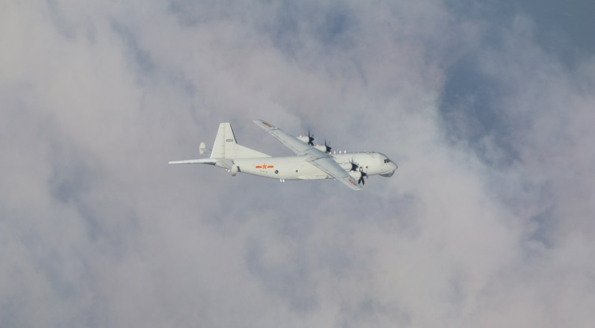 Aeronave antissubmarino Yun 8 da Força Aérea da China sobrevoa zona de defesa aérea de Taiwan