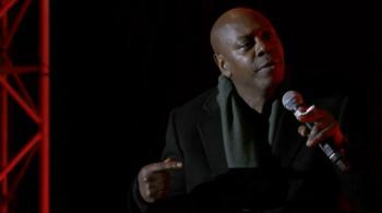 O especial "The Closer", do comediante americano Dave Chappelle, sofreu acusações de transfobia