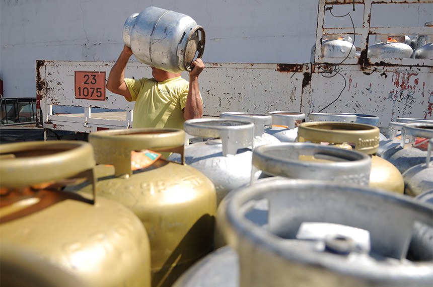 Região sul do país foi a mais impactada, com o recuo de 15,9% nas vendas de botijão de gás em julho