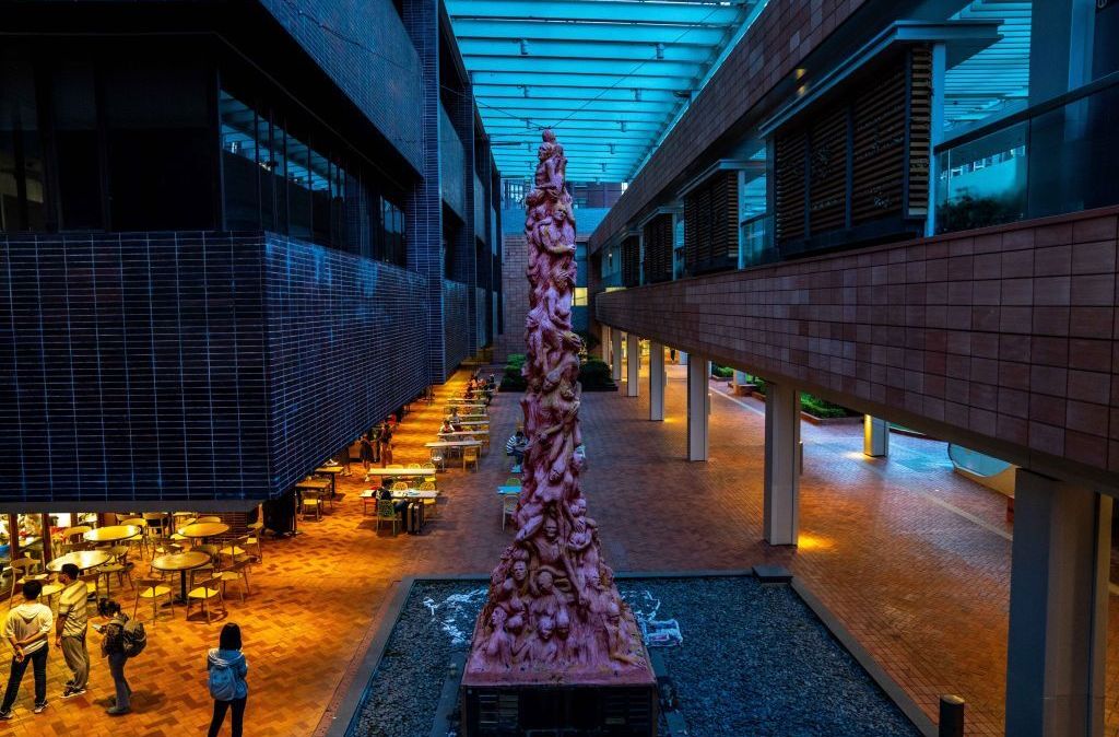 Escultura de artista dinamarquês "Coluna da Infâmia" deve ser retirada da Universidade de Hong Kong
