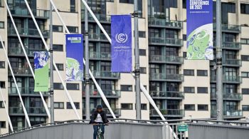 Países reúnem-se na Escócia cobrados a estabelecer metas mais ambiciosas contra mudanças climáticas. Brasil tenta melhorar imagem perante o mundo