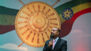 Abiy Ahmed, premiado por pacificar as relações entre Etiópia e Eritreia, agora lidera massacre ao povo tigré