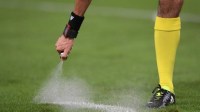 Inventor brasileiro por uso do spray espera indenização milionária da Fifa