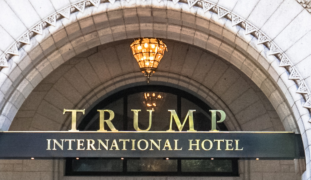 Entrada do Trump International Hotel em Washington, DC