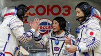 Na Rússia, bilionário japonês treina para viagem espacial