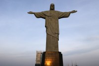 Cristo Redentor será iluminado de rosa e azul em campanha contra câncer de mama e próstata