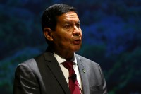 Mourão convoca rede nacional de TV e rádio para este sábado