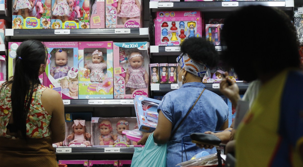 De acordo com a ABComm, os itens que devem ser mais buscados para compra no comércio eletrônico brasileiro são os brinquedos, bonecas e carrinhos.