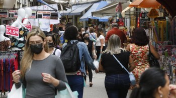 Alta de 5% em relação ao ano passado é projetada por conta dos pagamentos do Auxílio Brasil e do aumento do fluxo de consumidores nas ruas