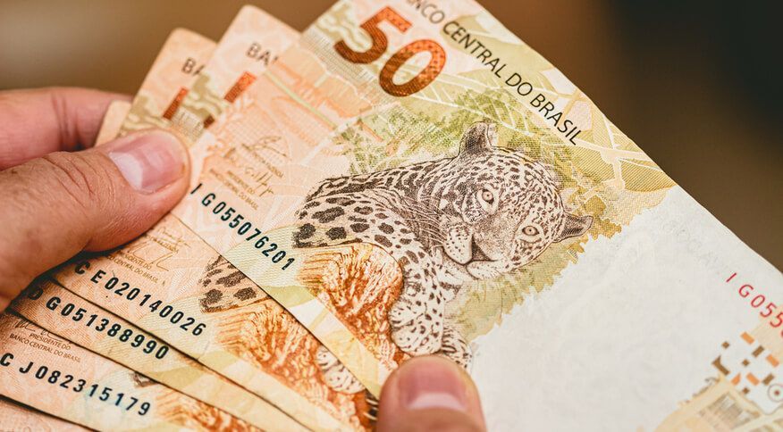 Valor mínimo do Bolsa Família corresponde a R$ 600