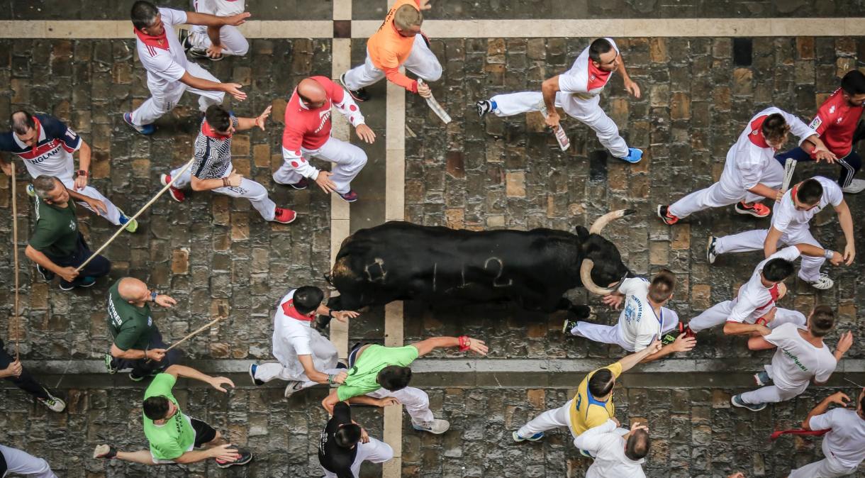 Corrida de touros durante Festival de San Fermín, em Pamplona