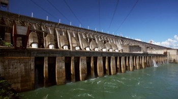 Segundo a hidrelétrica, o temporal não trouxe qualquer impacto para as instalações da usina de Itaipu, que segue operando normalmente