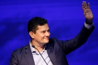 Além de militares, Moro prepara agenda com evangélicos