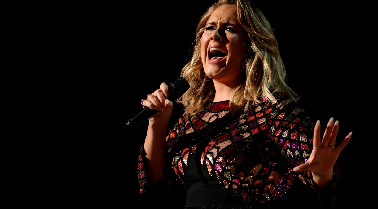 Adele está divulgado seu novo trabalho, "30", que fala sobre seu processo de cura após seu divórcio de Simon Konecki