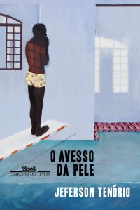 Diretora critica livro "O Avesso da Pele" e alega "vocabulários de tão baixo nível"