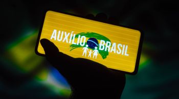Entre os termos com maior crescimento ao lado de “Auxílio Brasil” no mês de julho estão “calendário agosto de 2022” e “empréstimo”