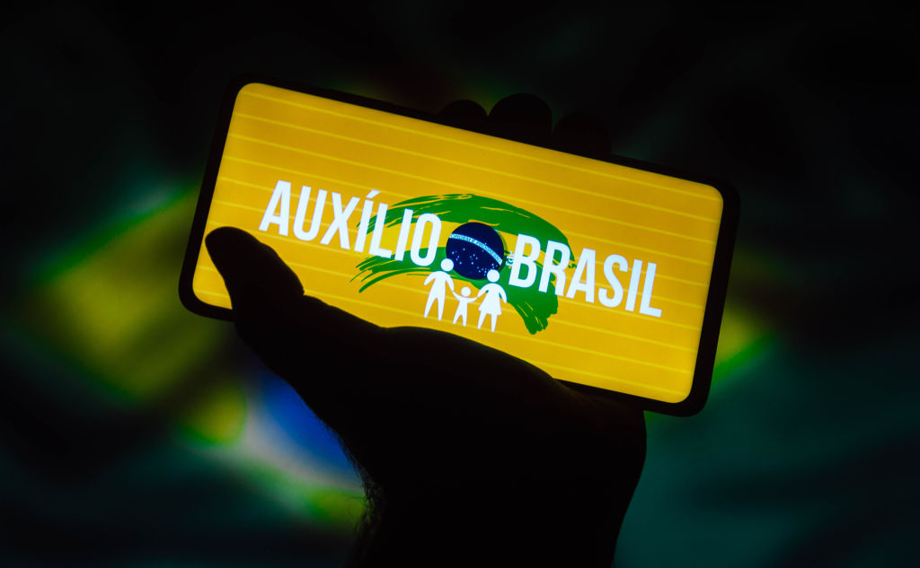 Logo do novo programa social do governo federal, o Auxílio Brasil