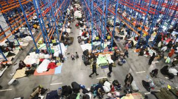 Chegada do inverno pode agravar crise humanitária na fronteira do país com a Polônia; União Europeia rejeita acolher migrantes