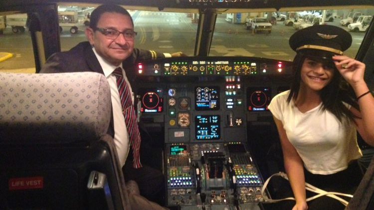 Vitória Dias Medeiro (D) publicou fotos e mensagens de despedida para o pai, o piloto Geraldo Medeiros Júnior