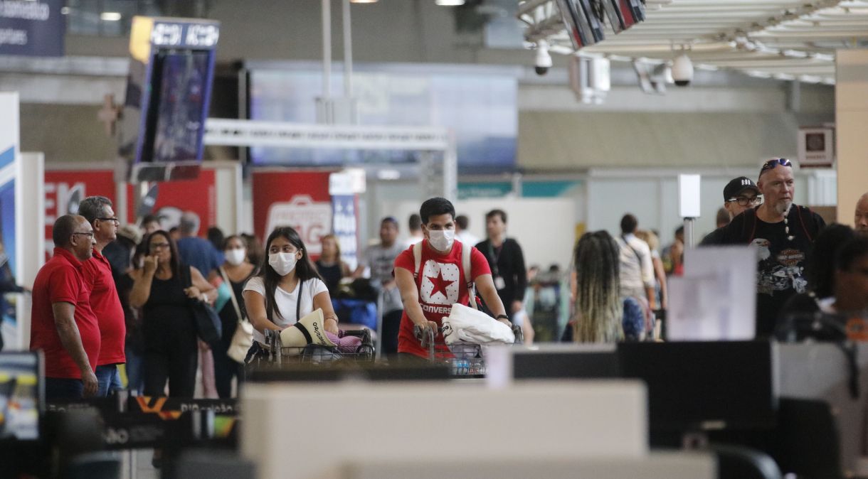 Anvisa orientou medidas restritivas temporárias em relação aos voos e viajantes de dez países