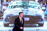 Elon Musk faz enquete sobre venda de 10% das ações da Tesla: maioria diz sim