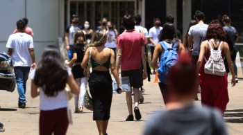 Cerca de 3,4 milhões de estudantes deverão participar; primeiro dia terá prova de redação, de ciências humanas e de linguagens