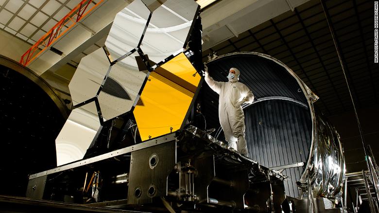 O telescópio Webb foi desenvolvido para investigar o que havia antes do Big Bang, entre outras questões
