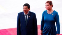 Sara Duterte: Filha do presidente filipino se candidata à vice-presidência