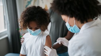 Ministro Marcelo Queiroga anunciou a vacinação na faixa etária de 5 a 11 anos durante a coletiva de imprensa nesta quarta-feira (5); doses devem ser distribuídas aos municípios no dia 14 de janeiro 