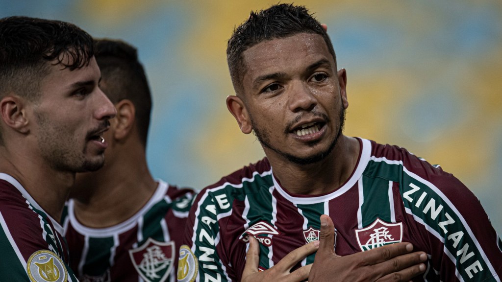 David Braz marcou o gol da vitória do Fluminense por 1 a 0 sobre o Sport, no Maracanã, aos 50 do segundo tempo